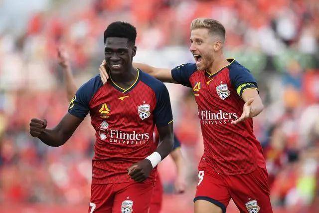 赵继伟18+10辽宁8人上双大胜深圳 总分2-0领先